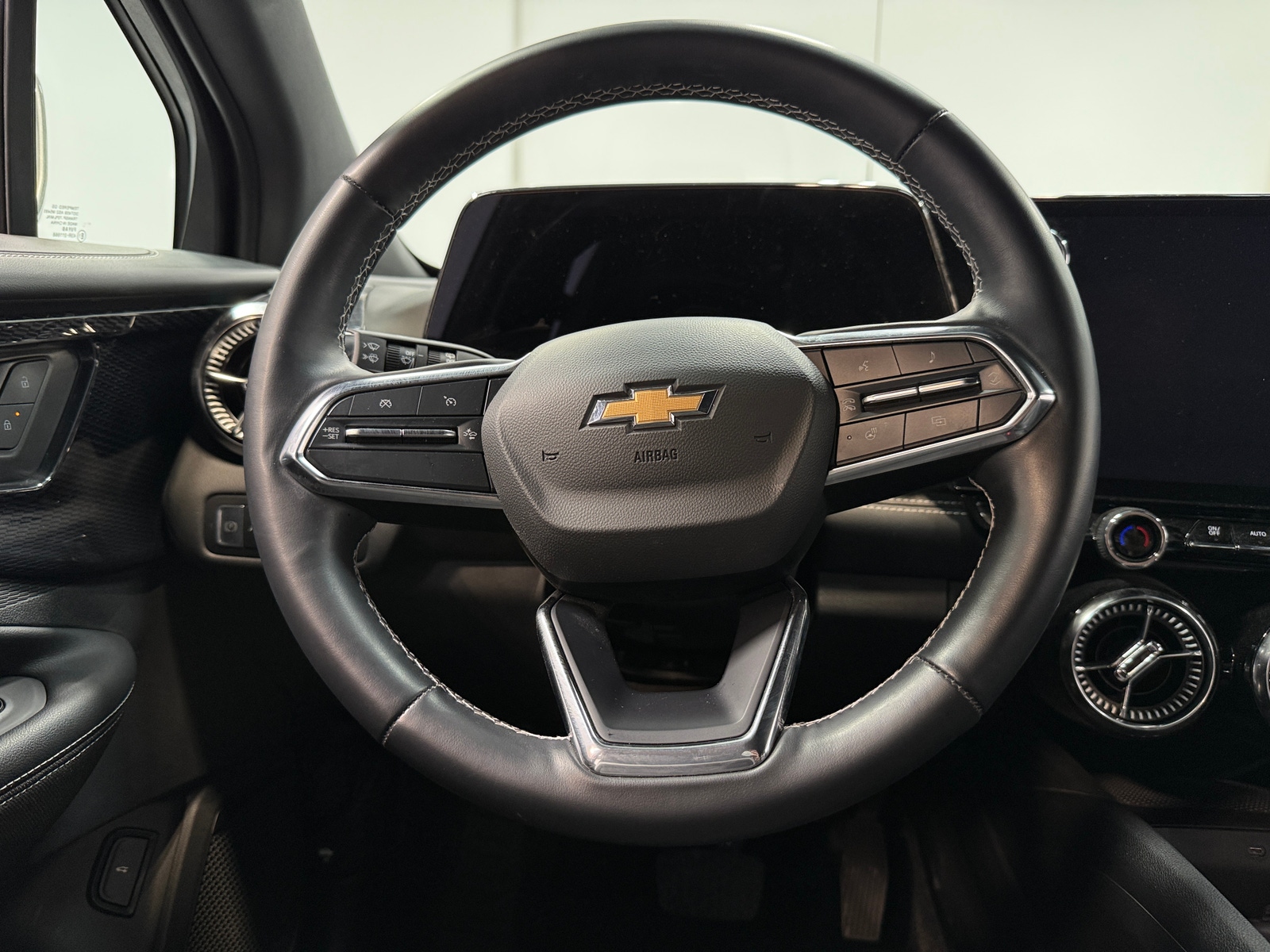 Thumbnail: 2024 Chevrolet Blazer EV - 4