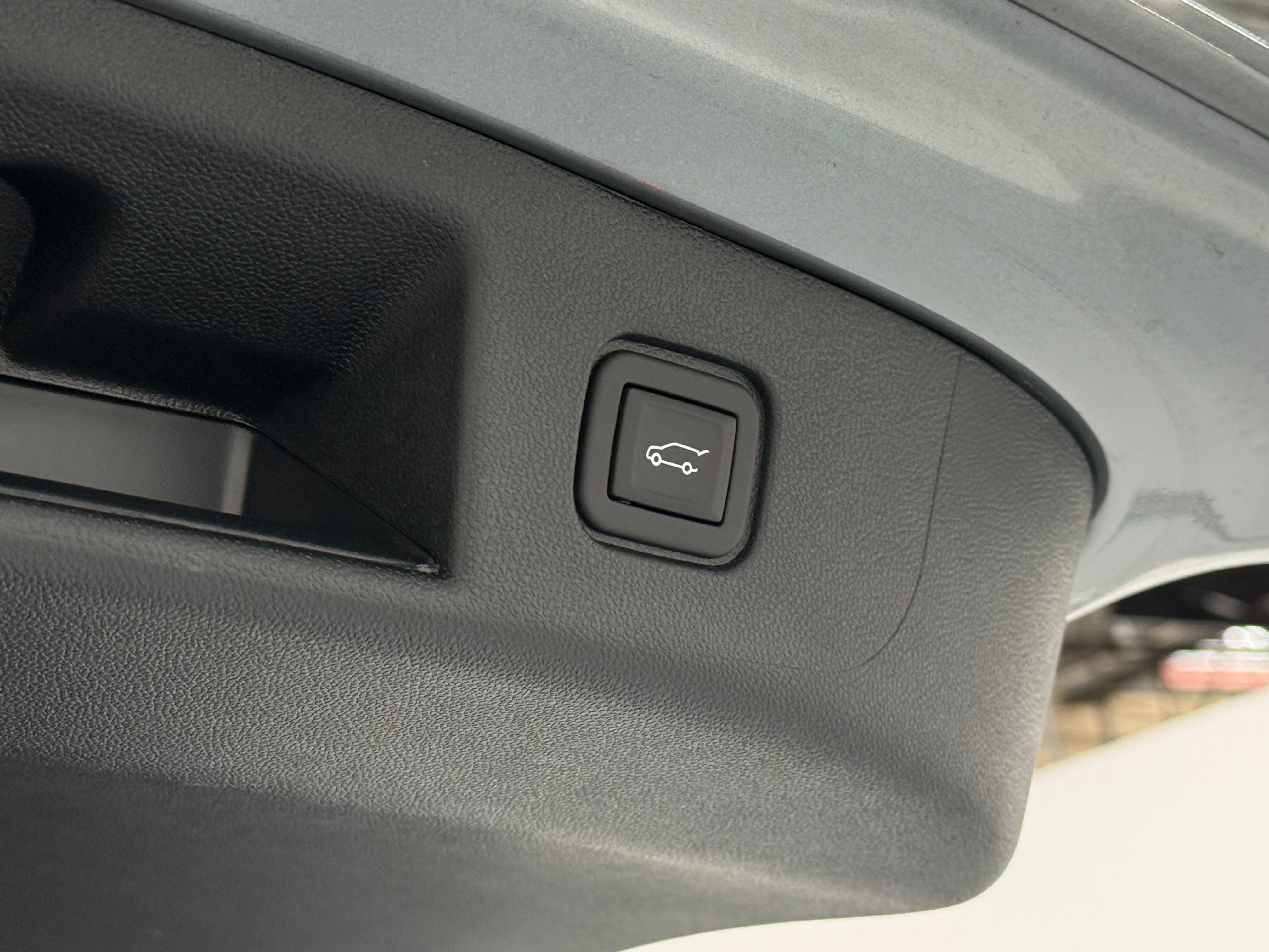 Used 2024 Chevrolet Blazer EV LT with VIN 3GNKDBRJ7RS249400 for sale in Oak Creek, WI