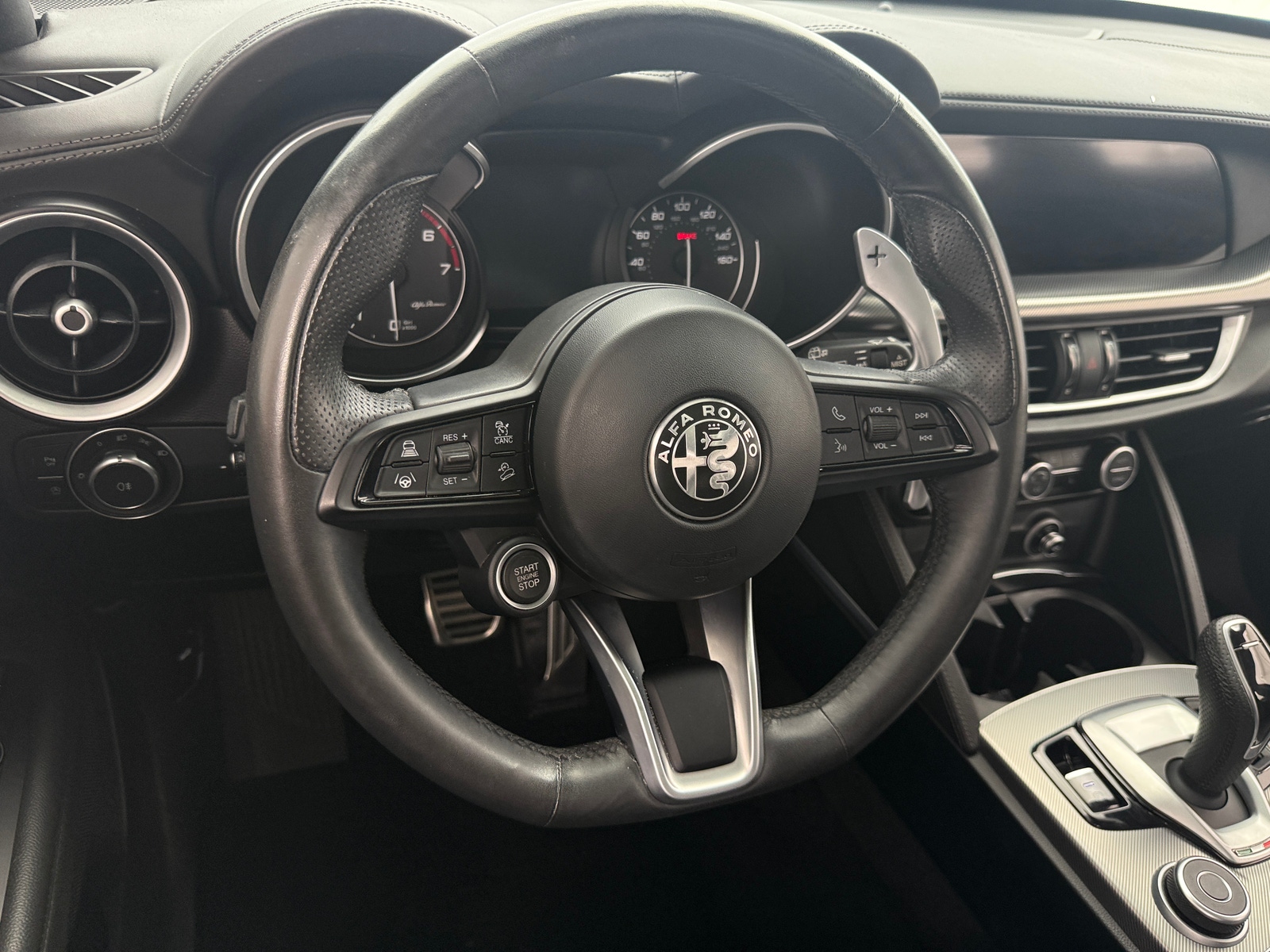 Thumbnail: 2022 Alfa Romeo Stelvio - 4