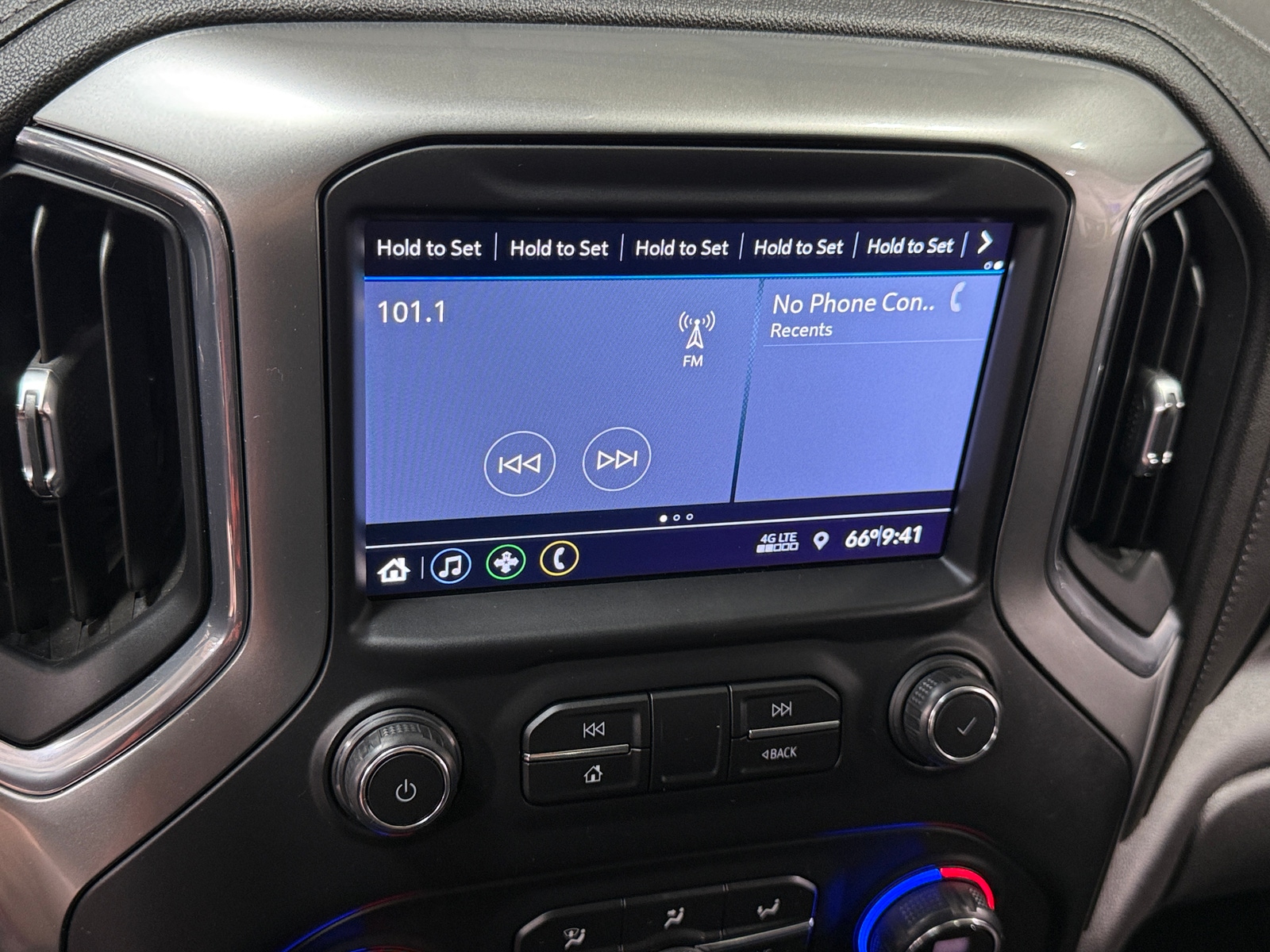 Thumbnail: 2020 Chevrolet Silverado 1500 - 4