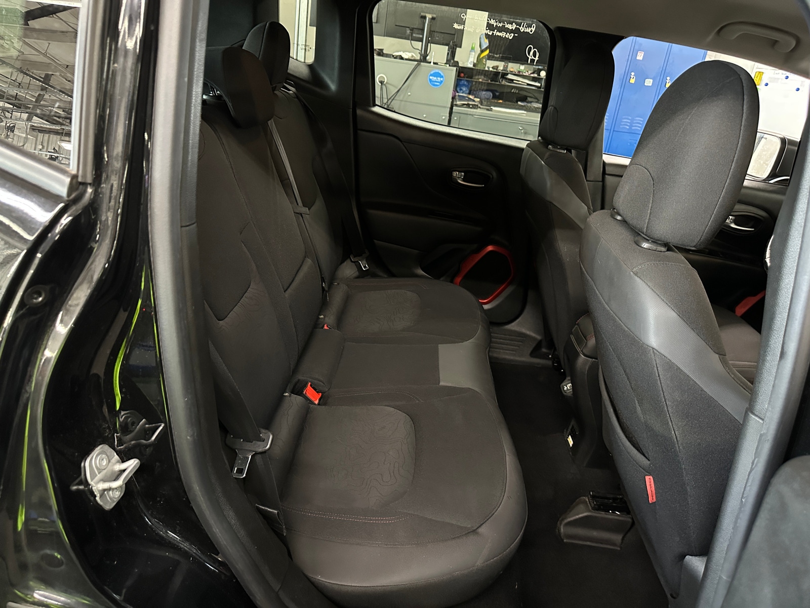 Thumbnail: 2018 Jeep Renegade - 6