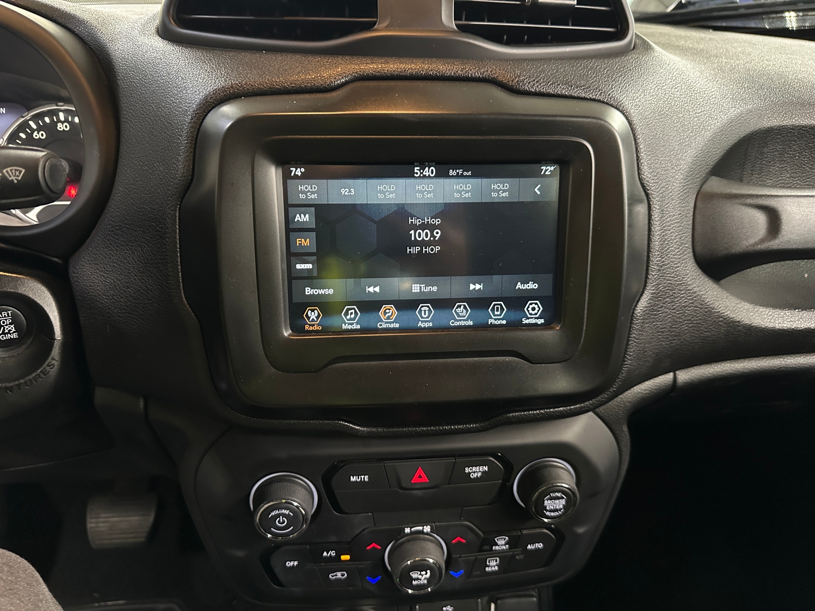 Thumbnail: 2018 Jeep Renegade - 4
