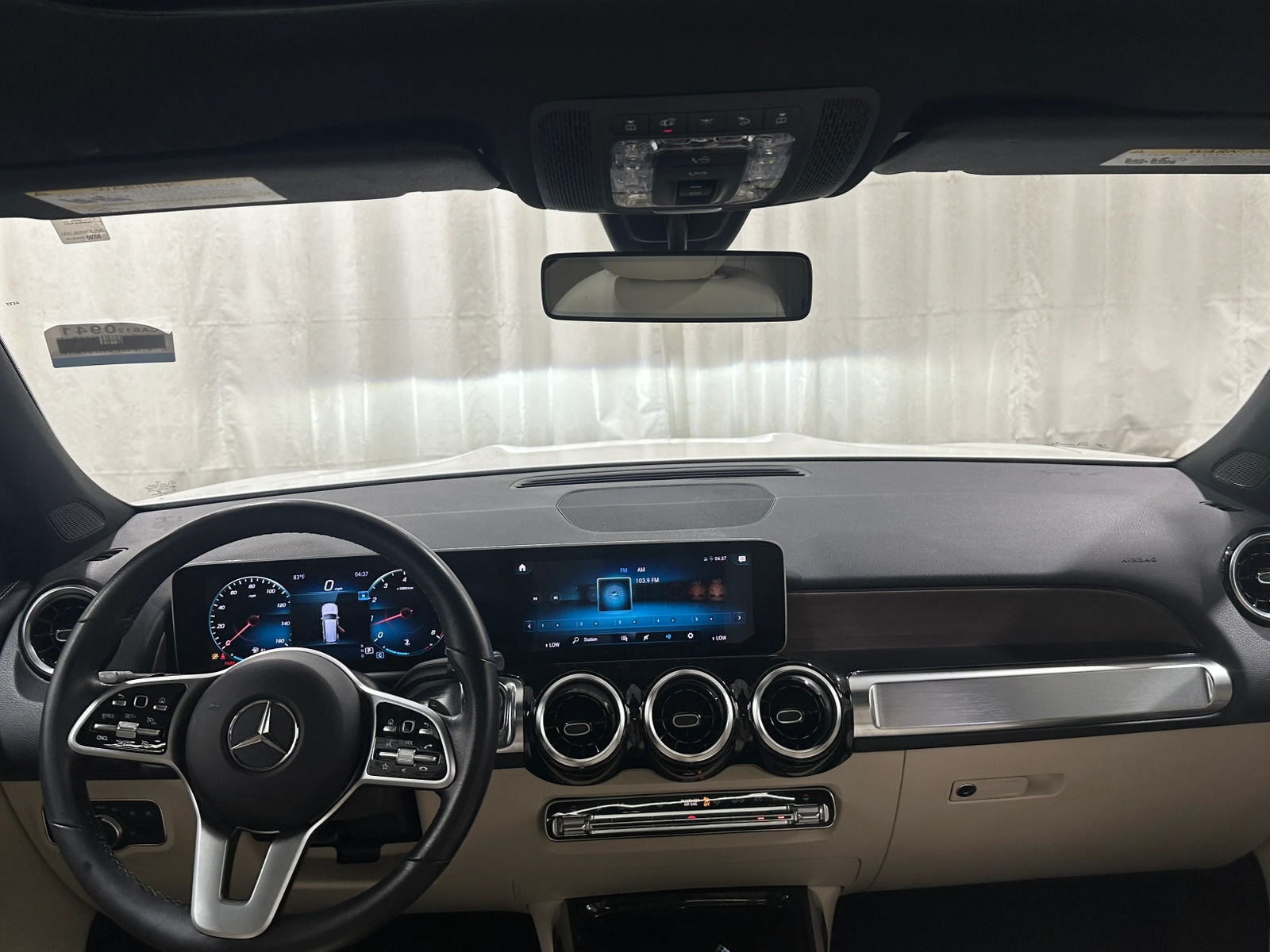 Thumbnail: 2020 Mercedes-Benz GLB - 2