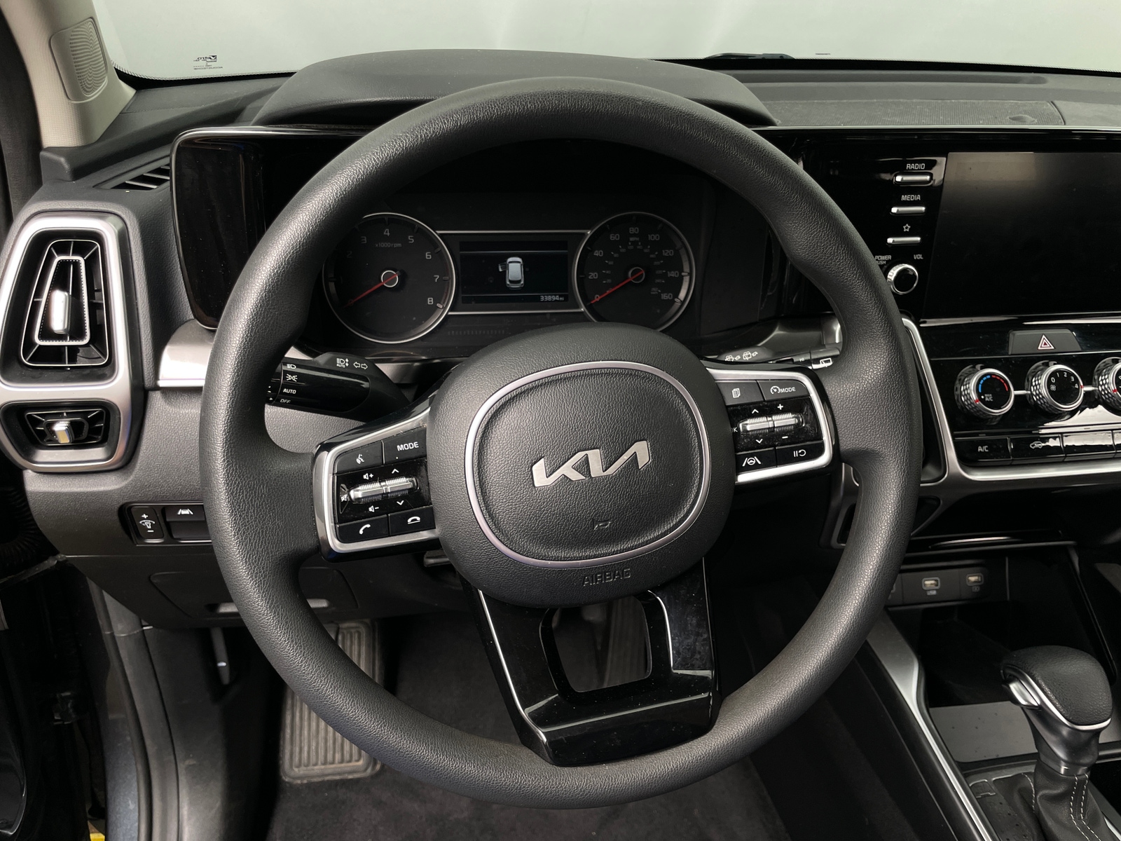Thumbnail: 2023 Kia Sorento - 5