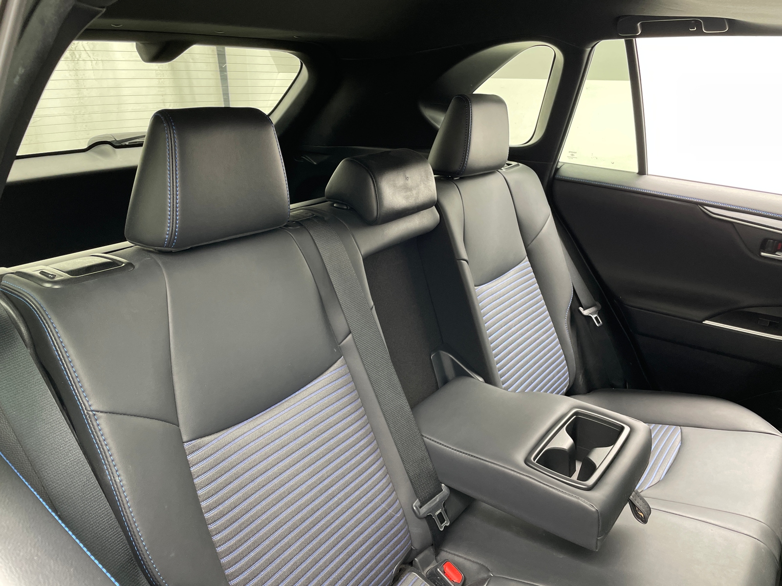 Thumbnail: 2021 Toyota RAV4 - 6