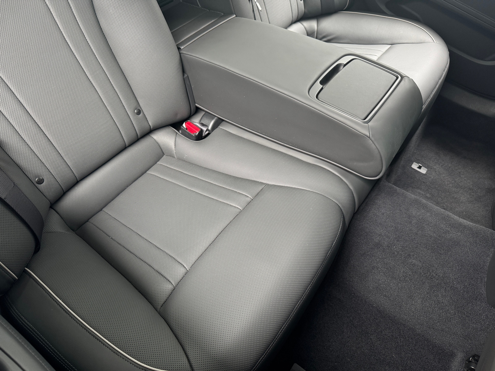 Thumbnail: 2015 Hyundai Genesis - 5