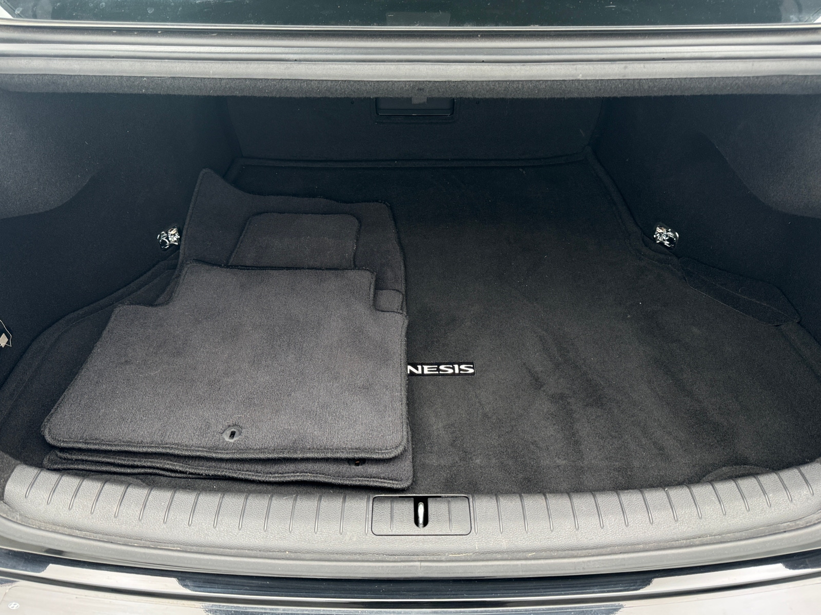 Thumbnail: 2015 Hyundai Genesis - 6