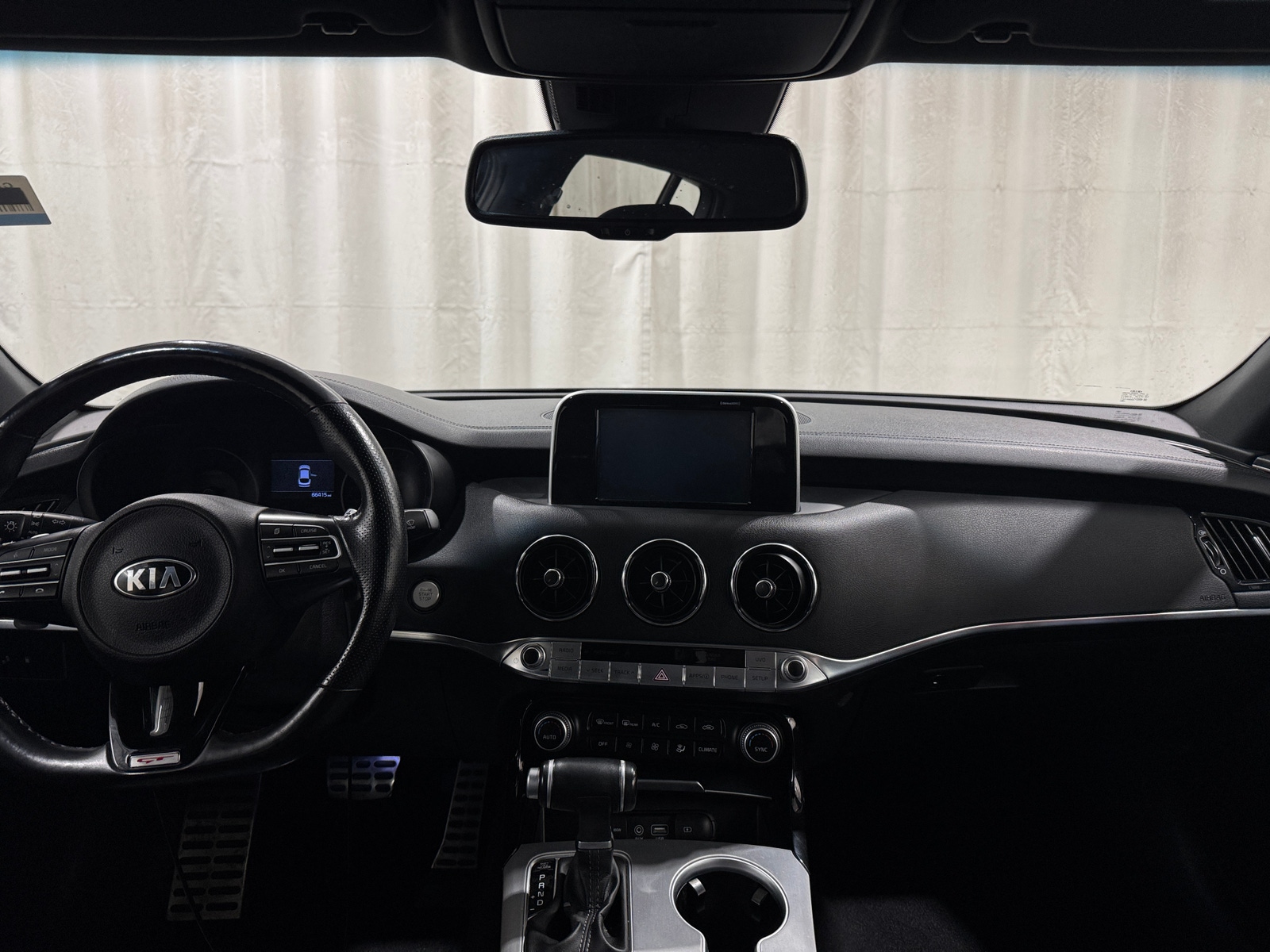 Thumbnail: 2019 Kia Stinger - 2