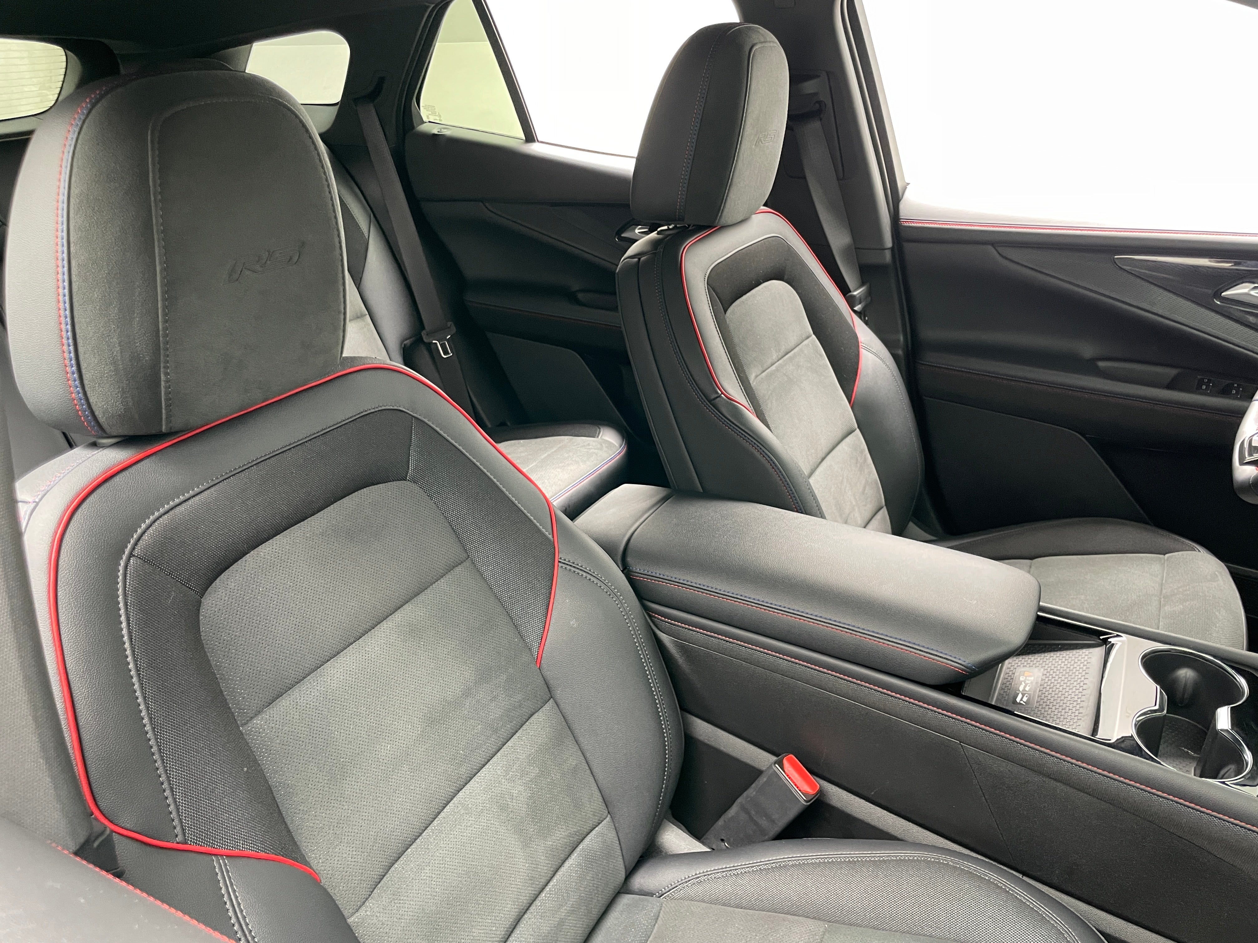 Used 2024 Chevrolet Blazer EV RS with VIN 3GNKDCRJ0RS184024 for sale in Oak Creek, WI