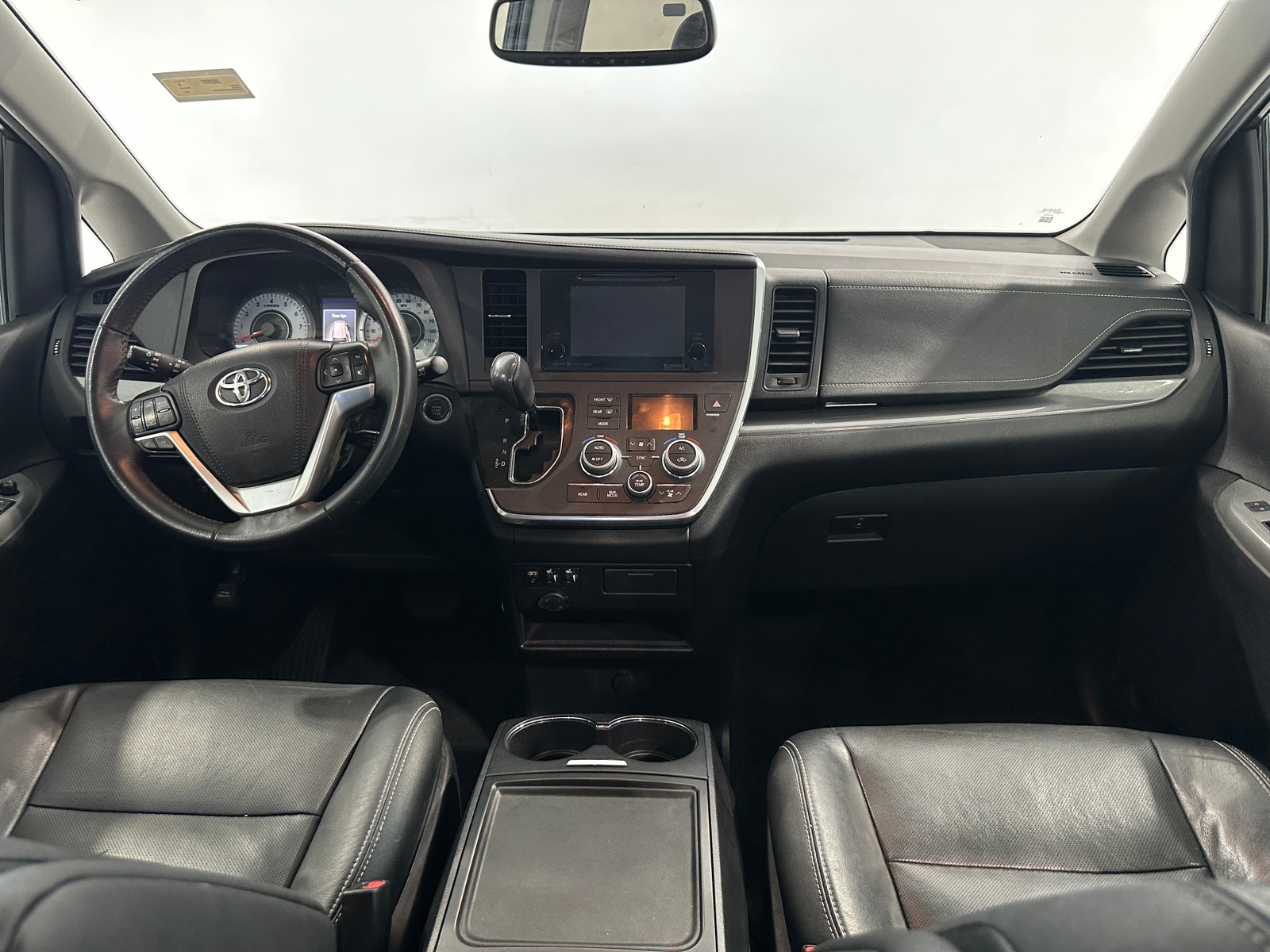 Thumbnail: 2017 Toyota Sienna - 2