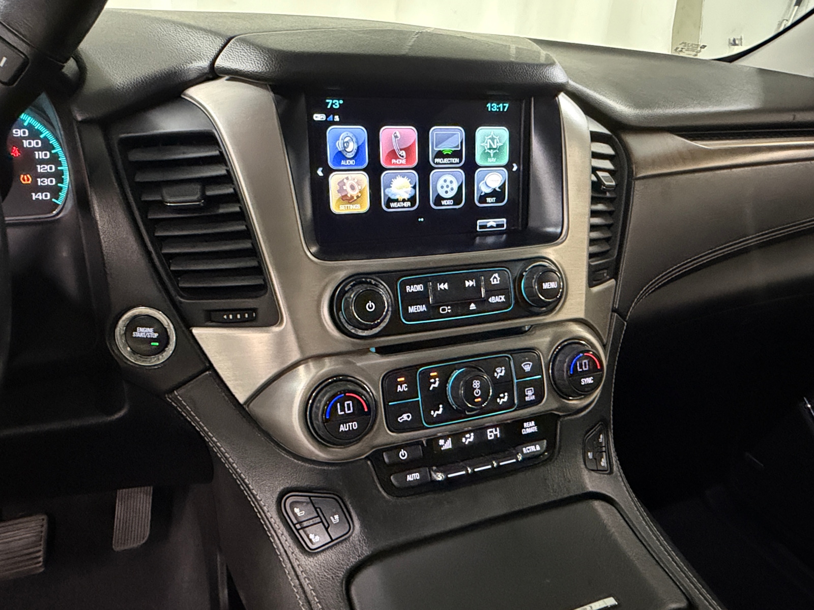 Thumbnail: 2019 GMC Yukon XL - 3