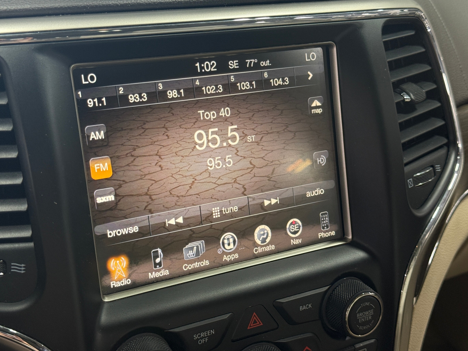 Thumbnail: 2015 Jeep Grand Cherokee - 3