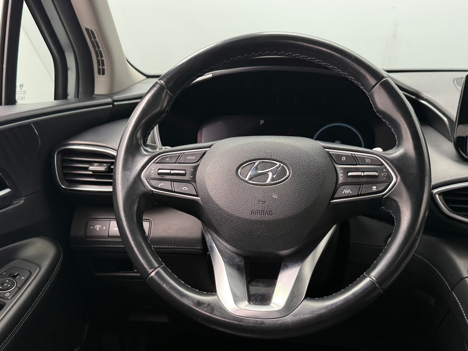 Thumbnail: 2022 Hyundai Santa Fe - 4
