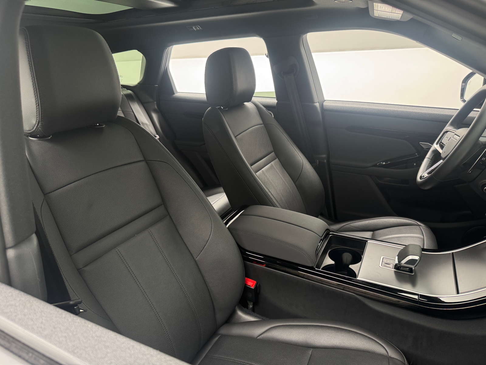 Thumbnail: 2026 Land Rover Range Rover Evoque - 2
