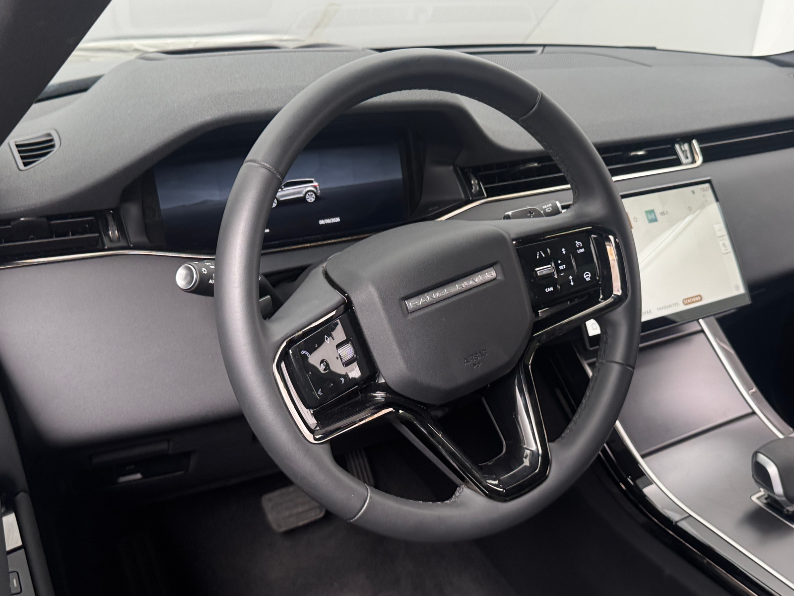 Thumbnail: 2026 Land Rover Range Rover Evoque - 5