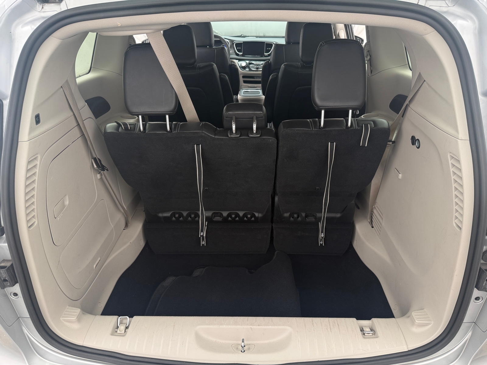 Thumbnail: 2024 Chrysler Pacifica - 6