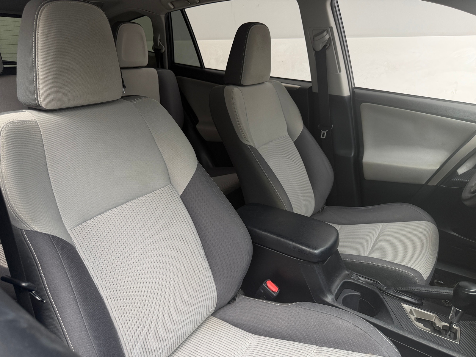 Thumbnail: 2015 Toyota RAV4 - 2