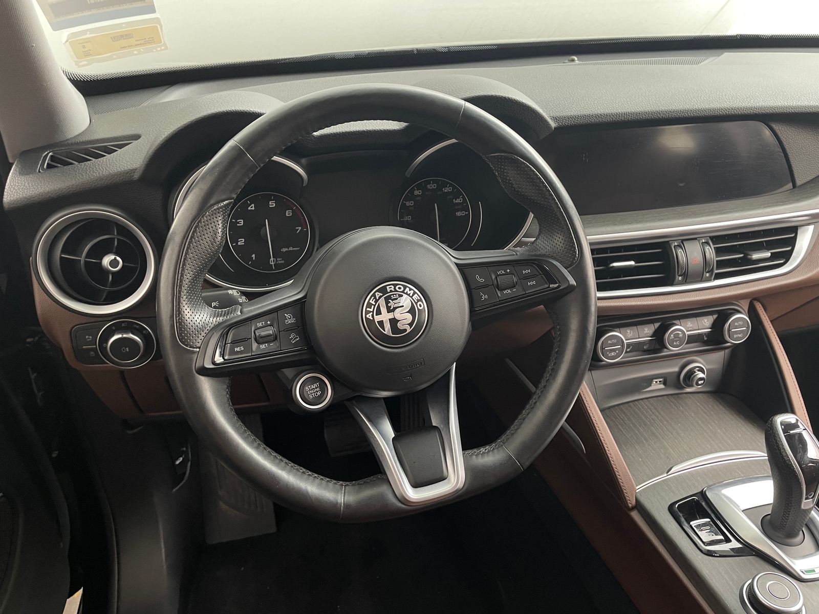 Thumbnail: 2020 Alfa Romeo Stelvio - 4