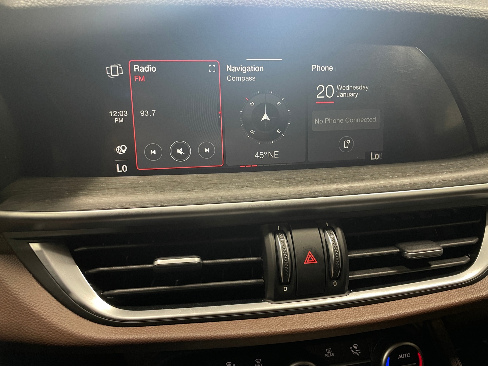 Thumbnail: 2020 Alfa Romeo Stelvio - 3