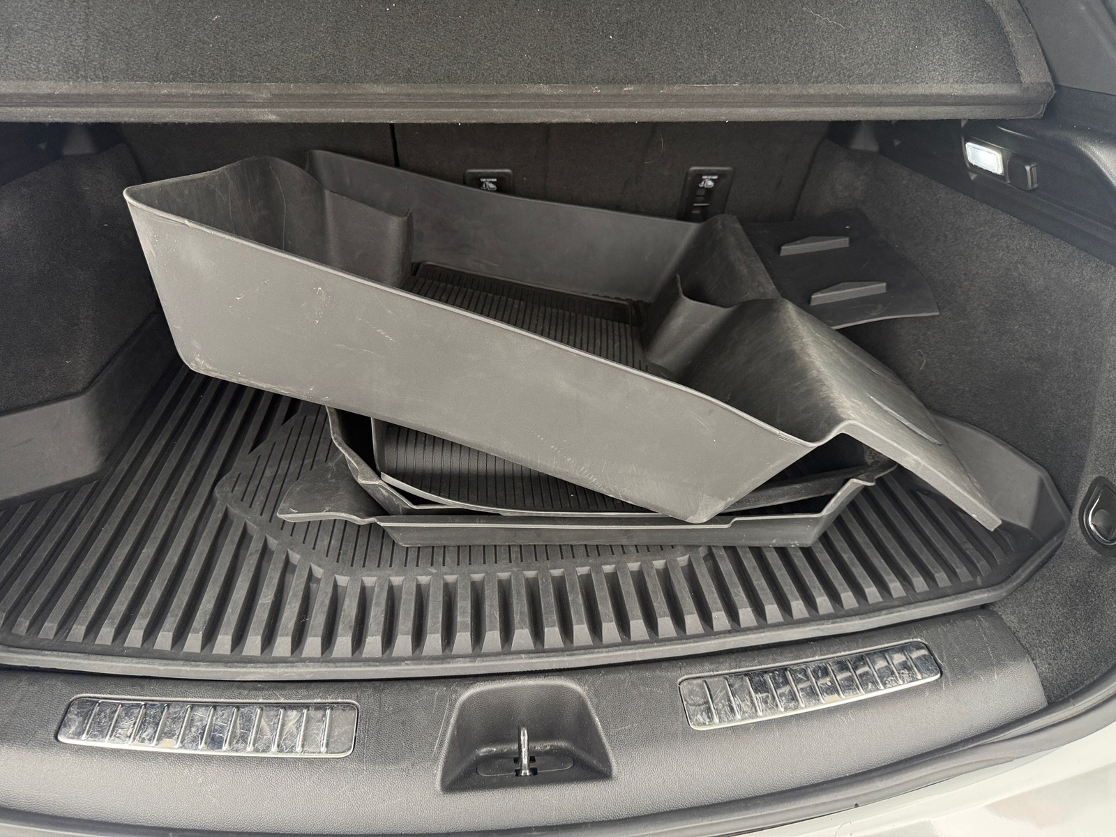 Thumbnail: 2019 Cadillac XT4 - 6