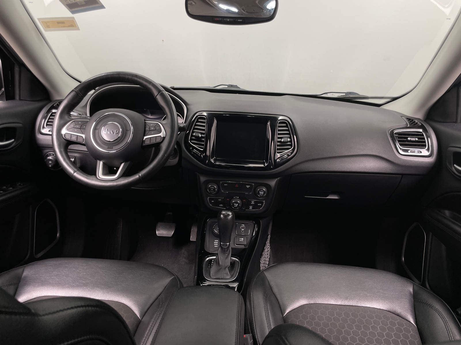 Thumbnail: 2018 Jeep Compass - 3