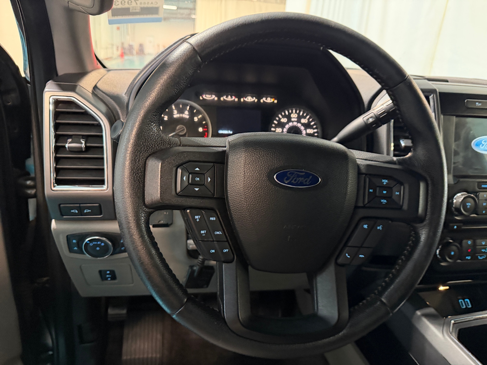 Thumbnail: 2016 Ford Econoline - 5