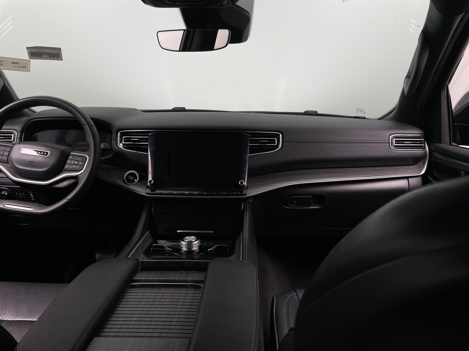 Thumbnail: 2024 Jeep Wagoneer - 2
