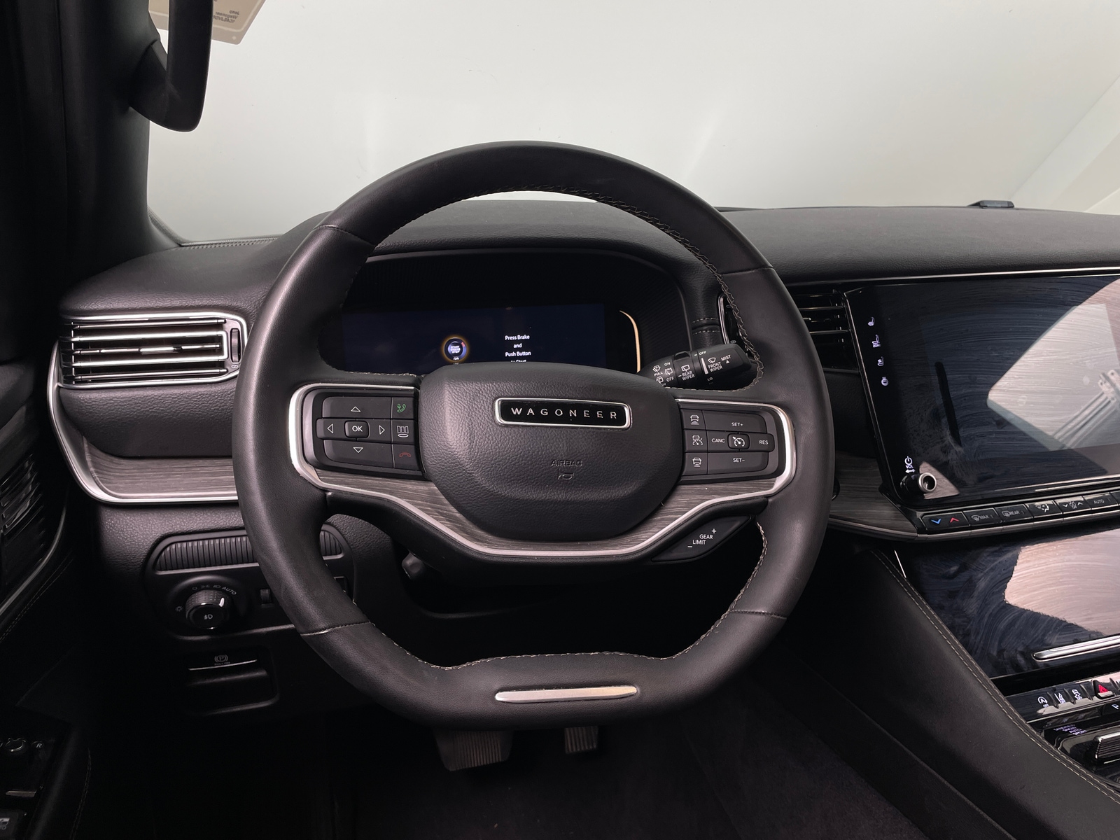 Thumbnail: 2024 Jeep Wagoneer - 4