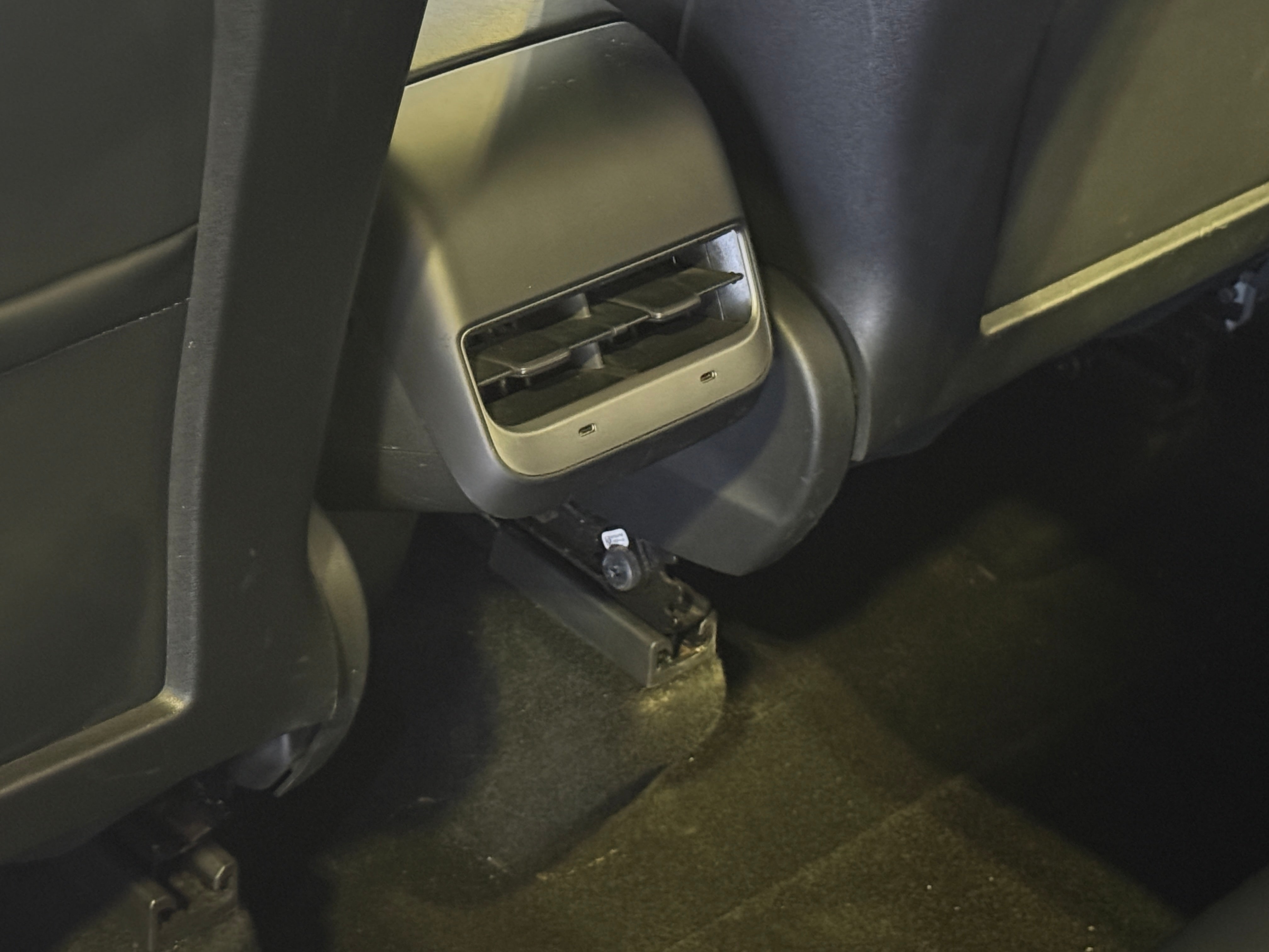 Used 2021 Tesla Model Y Long Range with VIN 5YJYGDEEXMF180556 for sale in Auburn, WA