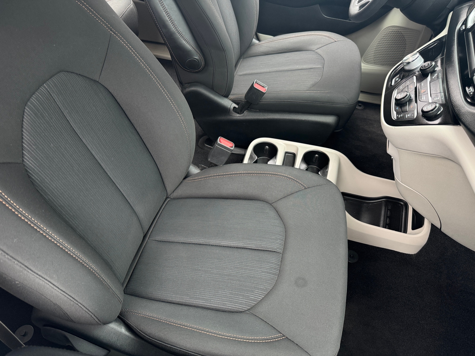 Thumbnail: 2018 Chrysler Pacifica - 2