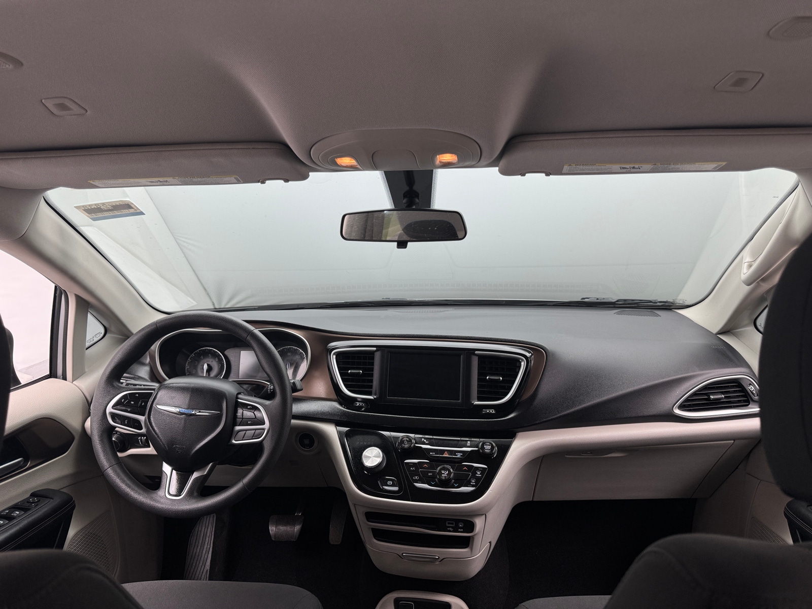 Thumbnail: 2018 Chrysler Pacifica - 3