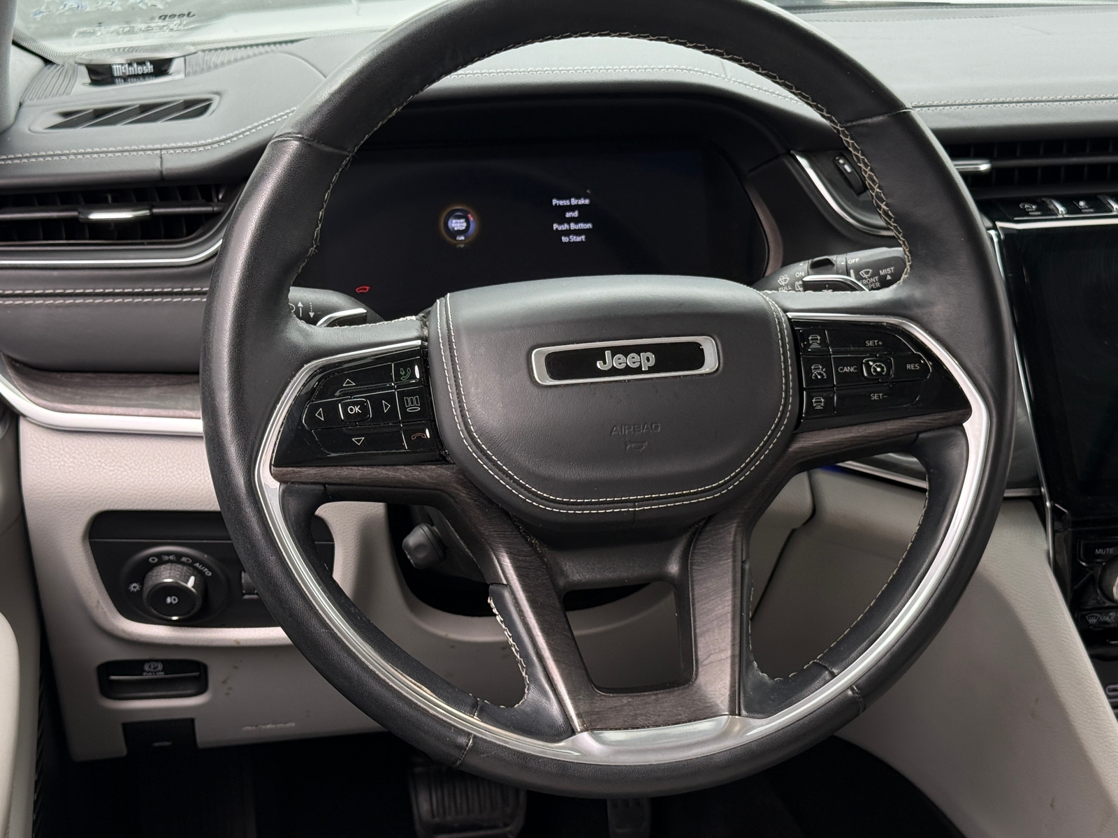 Thumbnail: 2022 Jeep Grand Cherokee - 4