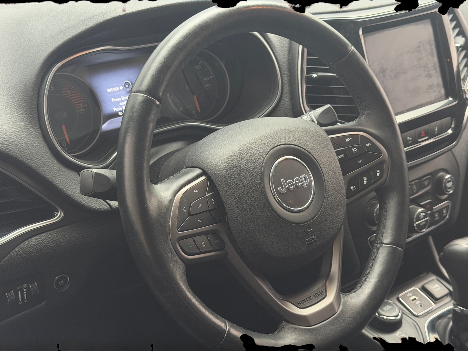 Thumbnail: 2019 Jeep Cherokee - 4