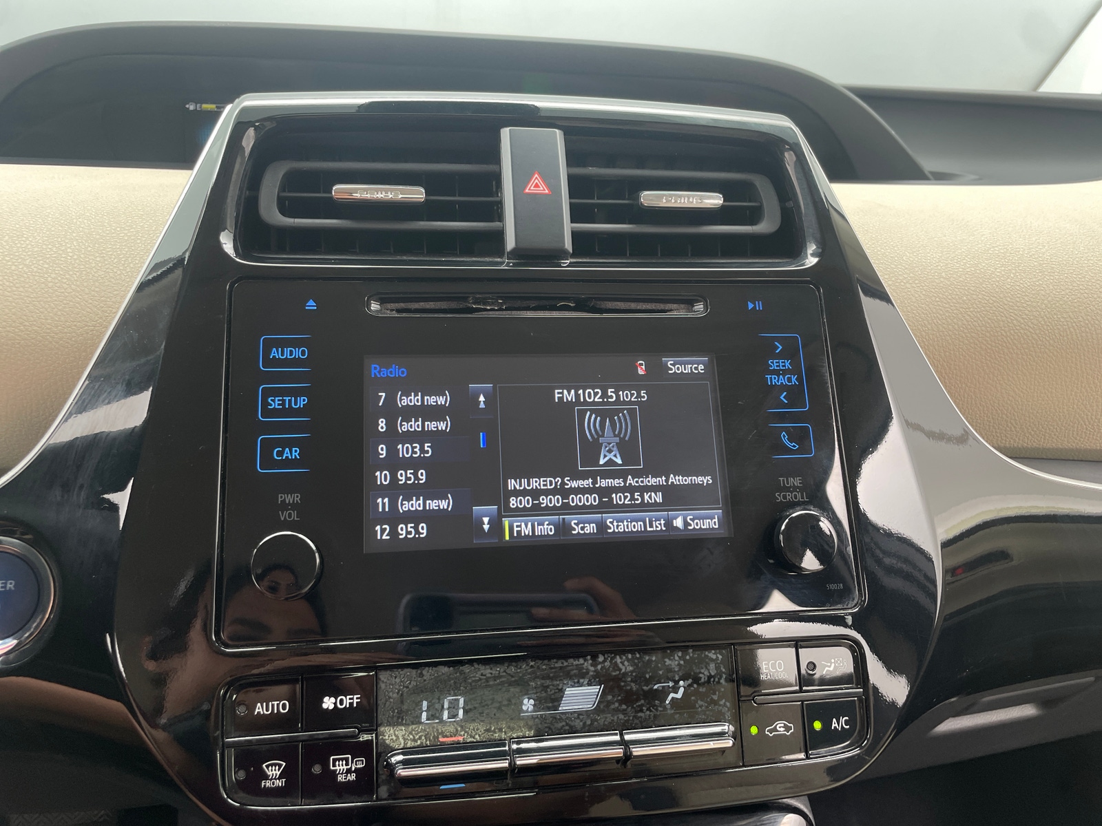 Thumbnail: 2018 Toyota Prius - 4