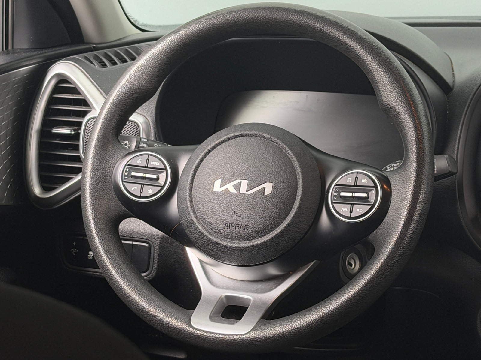 Thumbnail: 2023 Kia Soul - 5