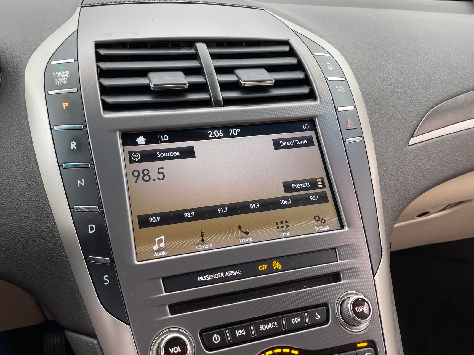 Thumbnail: 2017 Lincoln MKZ - 3