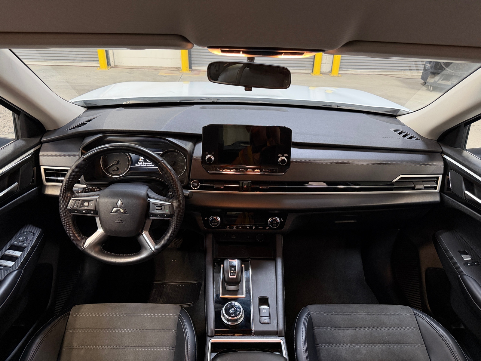Thumbnail: 2024 Mitsubishi Outlander - 2