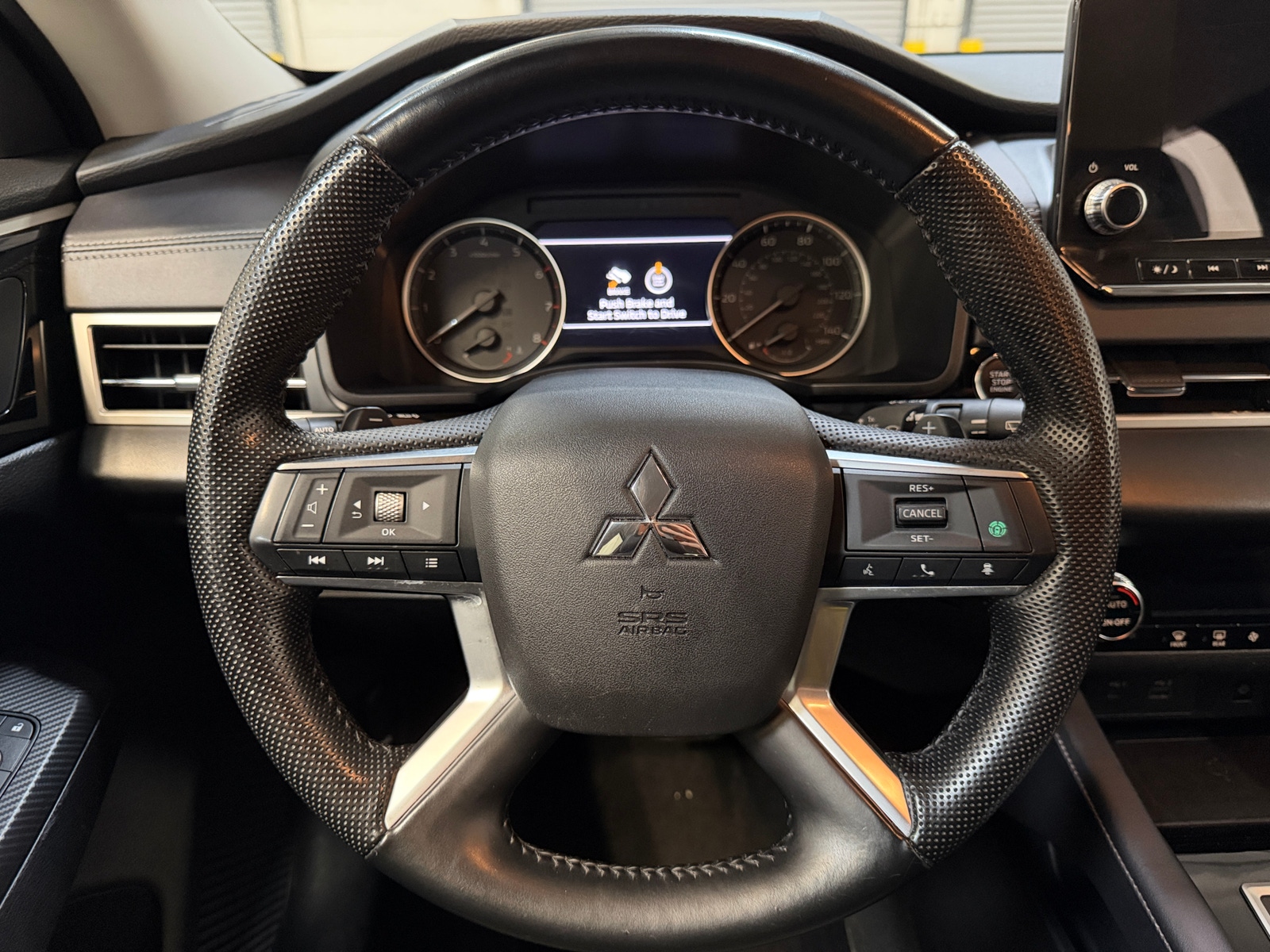 Thumbnail: 2024 Mitsubishi Outlander - 4
