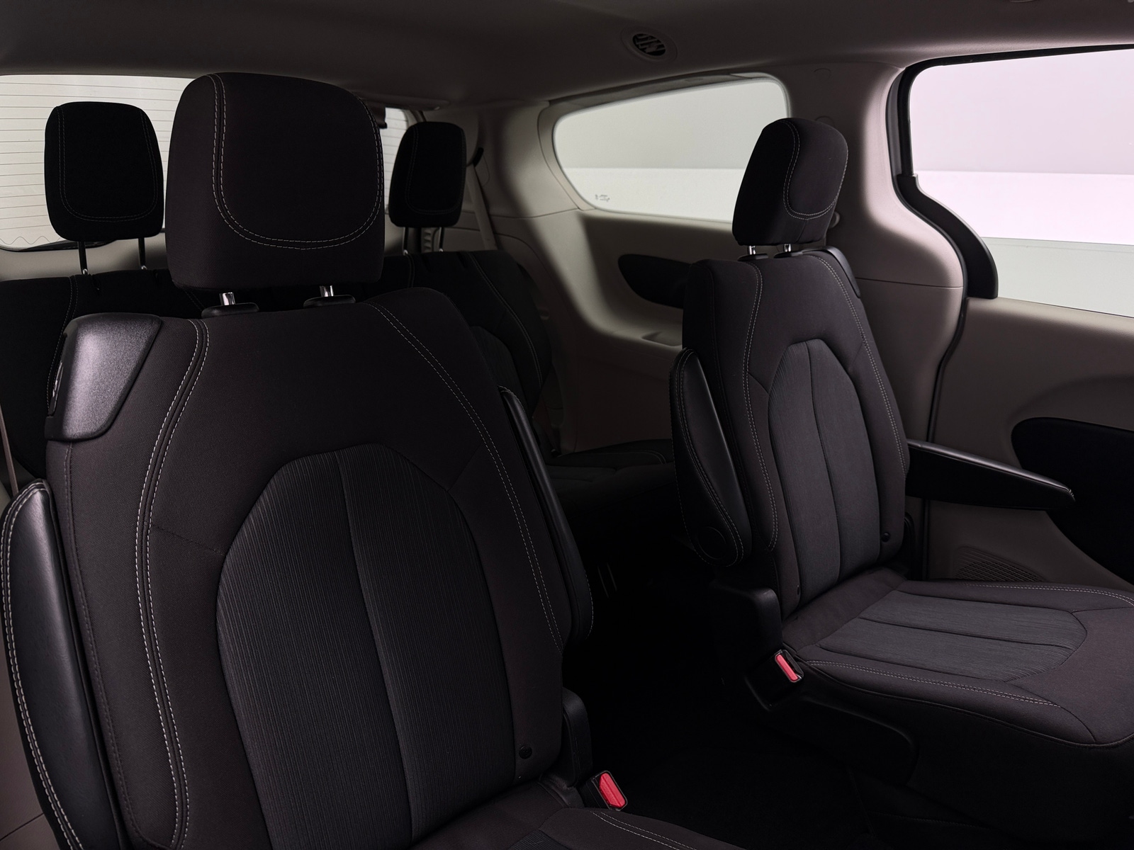 Thumbnail: 2024 Chrysler Voyager - 6