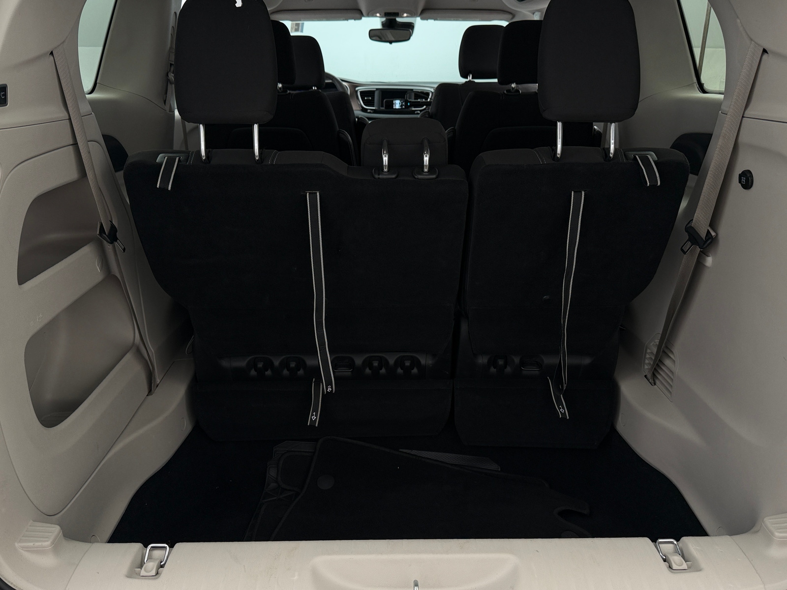 Thumbnail: 2024 Chrysler Voyager - 7