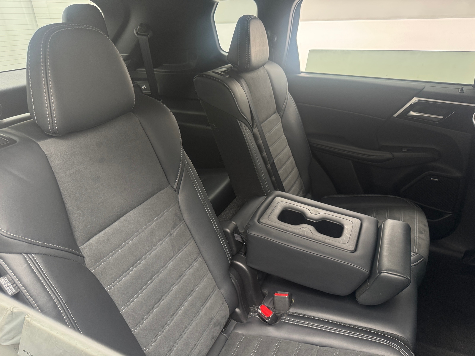 Thumbnail: 2025 Mitsubishi Outlander - 5