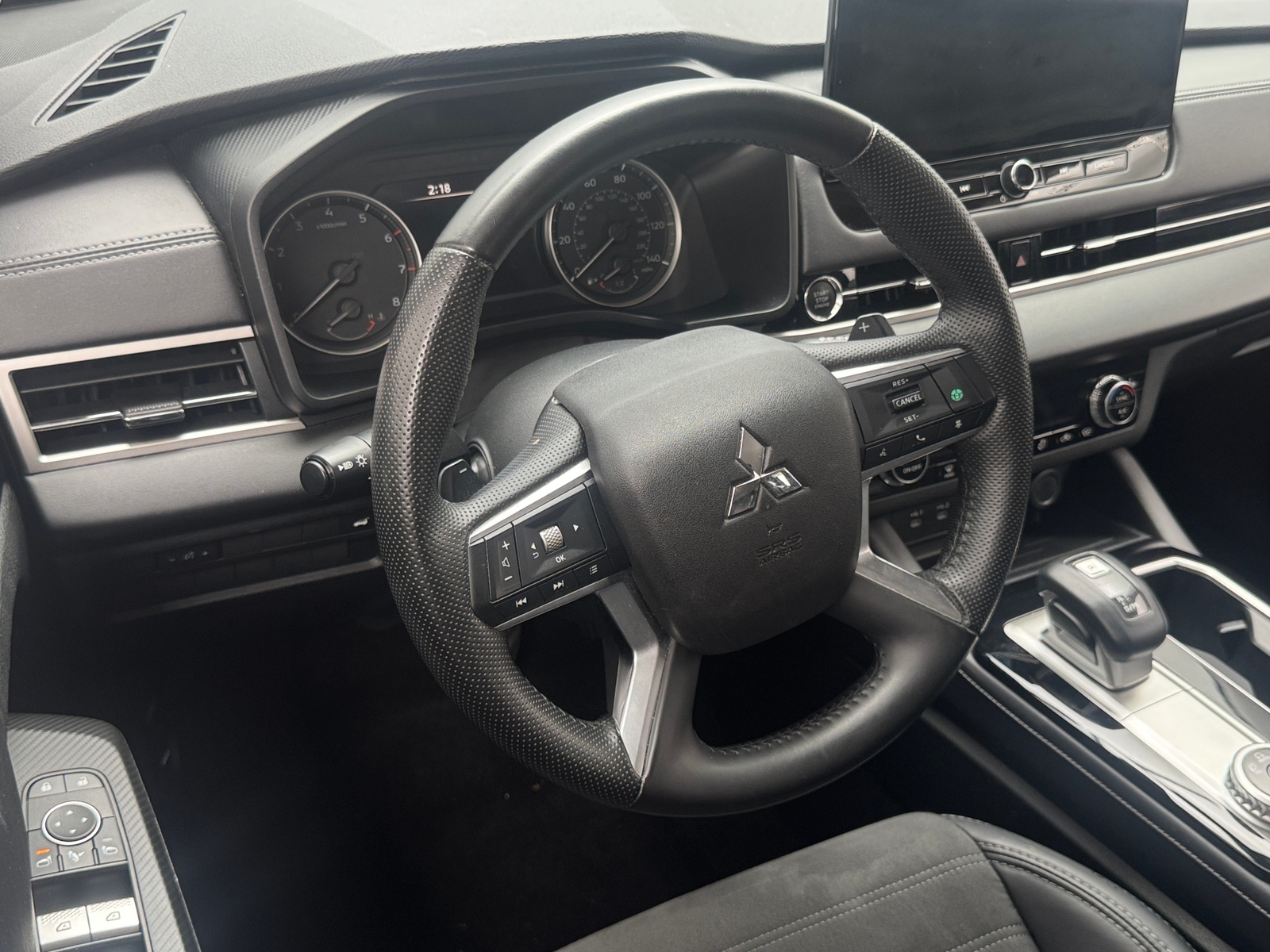 Thumbnail: 2025 Mitsubishi Outlander - 4