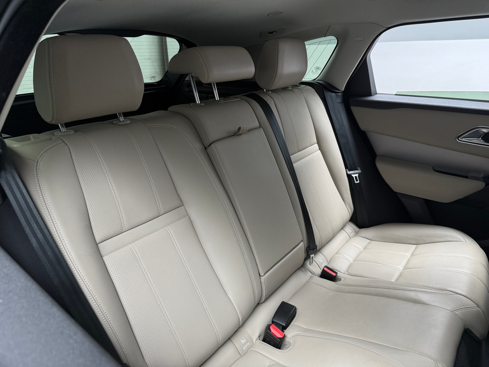Thumbnail: 2022 Land Rover Range Rover Velar - 5