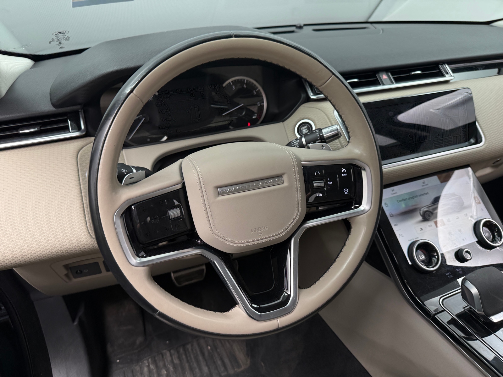 Thumbnail: 2022 Land Rover Range Rover Velar - 4