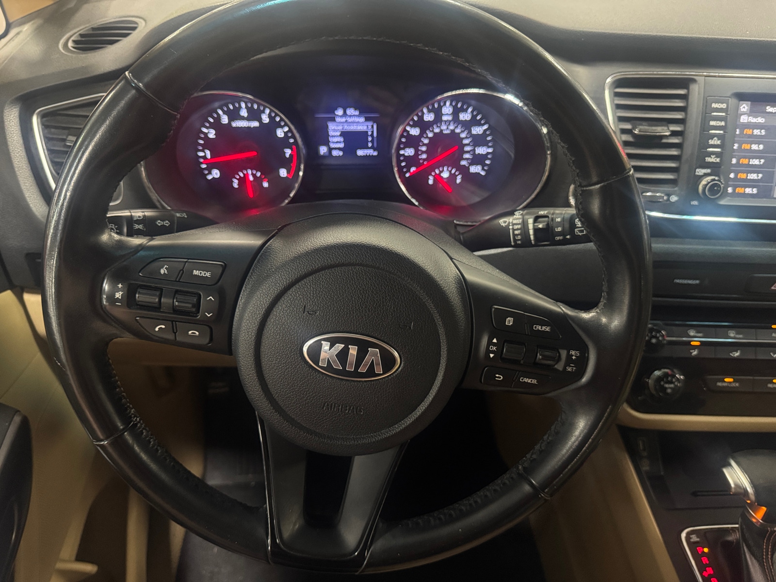 Thumbnail: 2019 Kia Sedona - 4