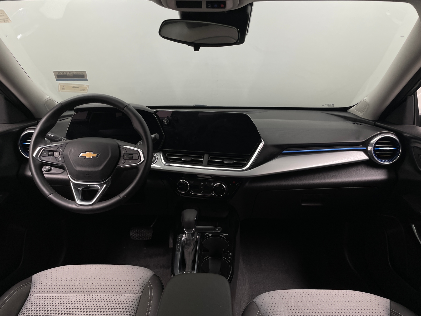 Thumbnail: 2025 Chevrolet Trax - 2
