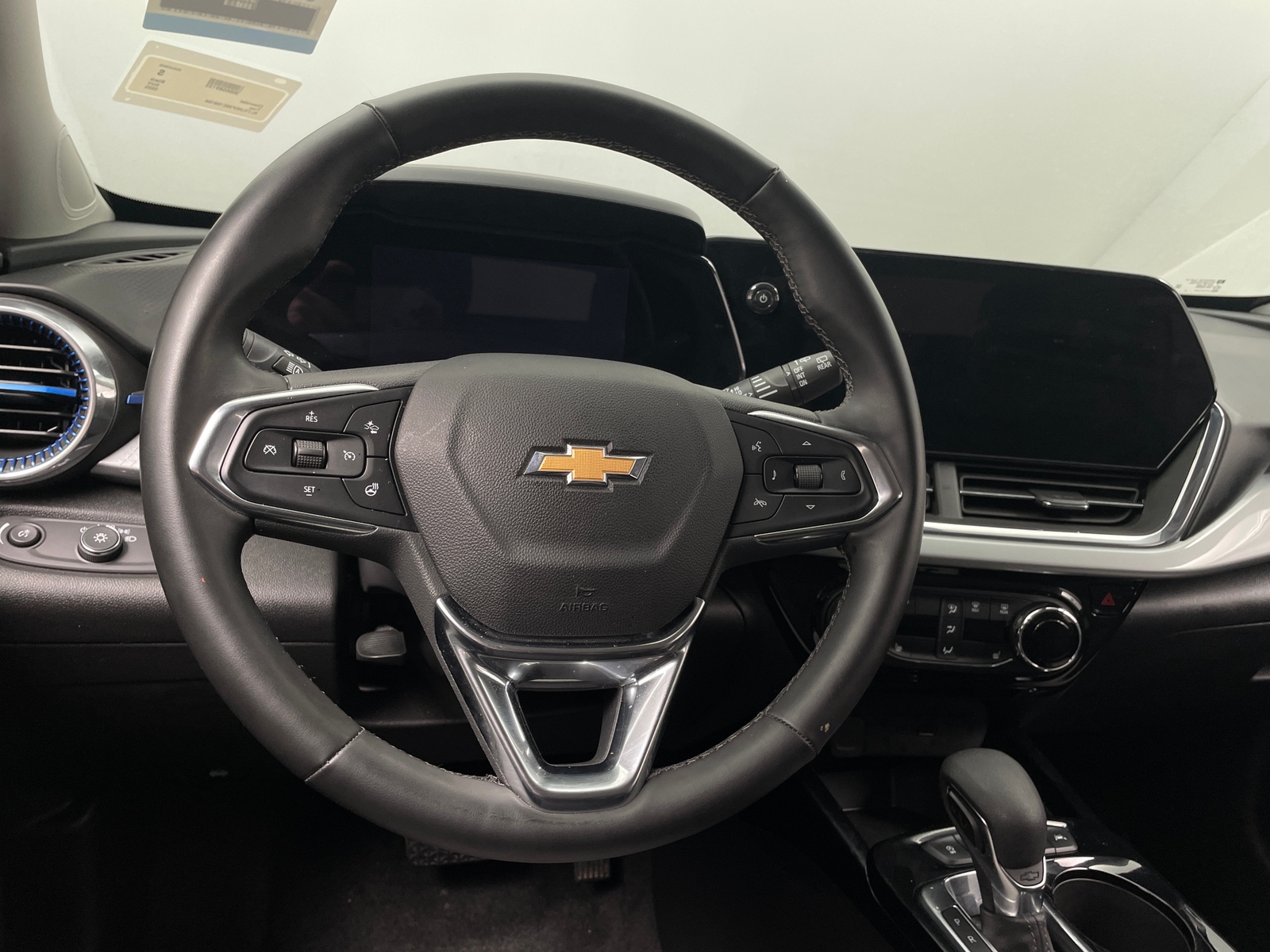 Thumbnail: 2025 Chevrolet Trax - 4