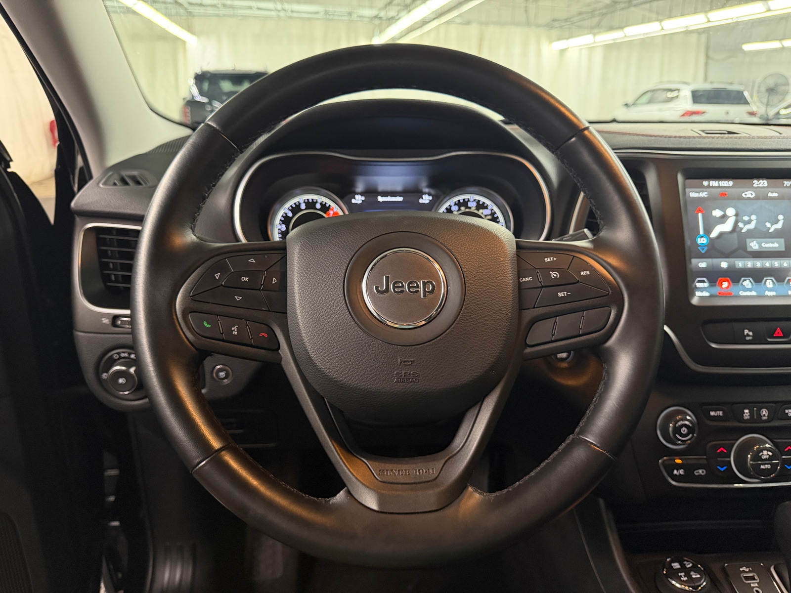 Thumbnail: 2020 Jeep Cherokee - 5