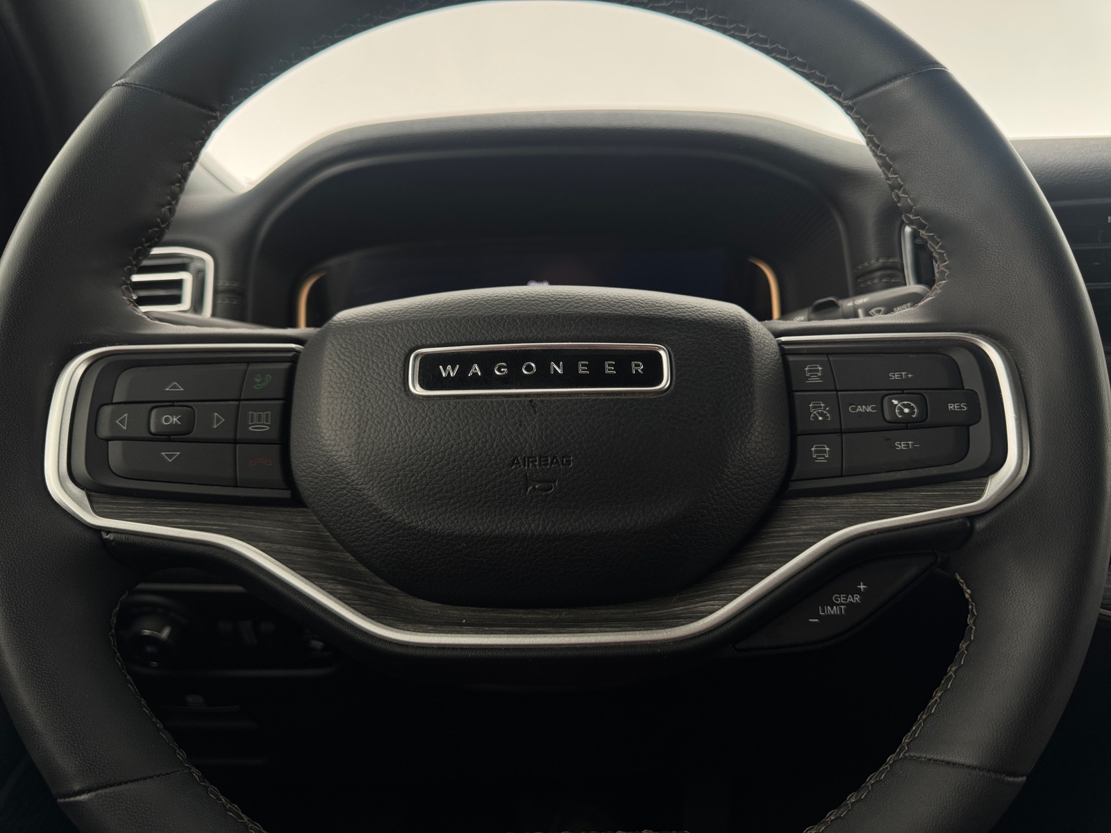 Thumbnail: 2024 Jeep Wagoneer - 4