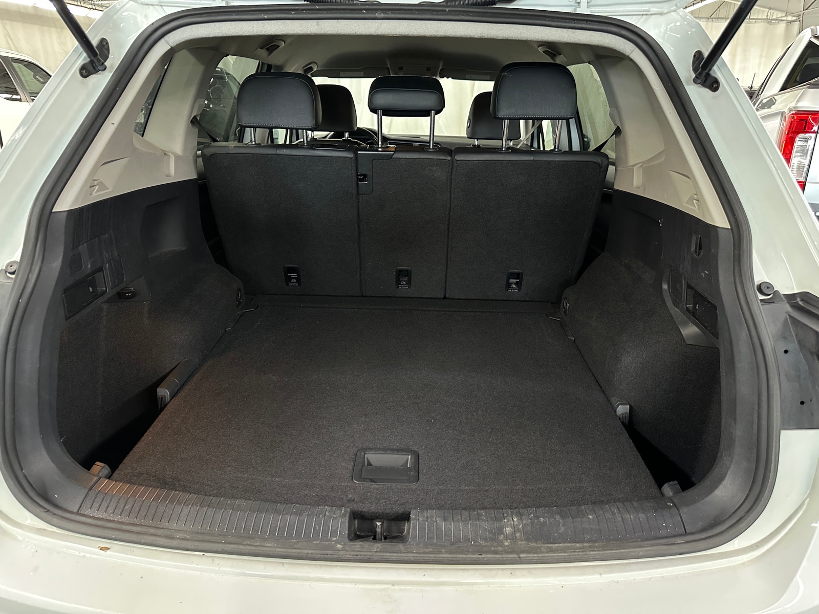Thumbnail: 2019 Volkswagen Tiguan - 6